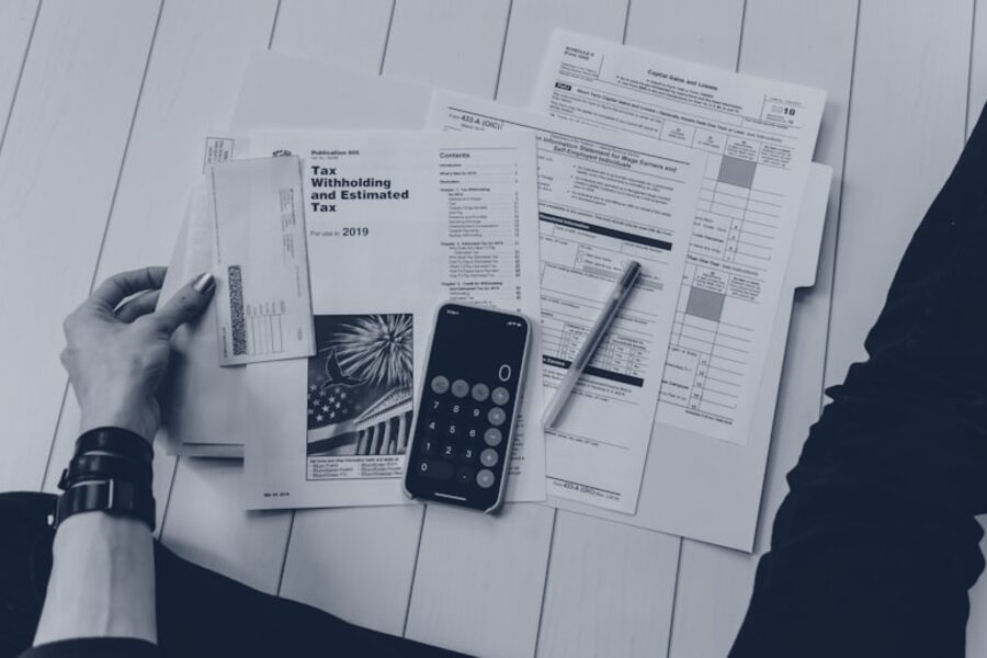Calcolatrice e documenti per un preventivo